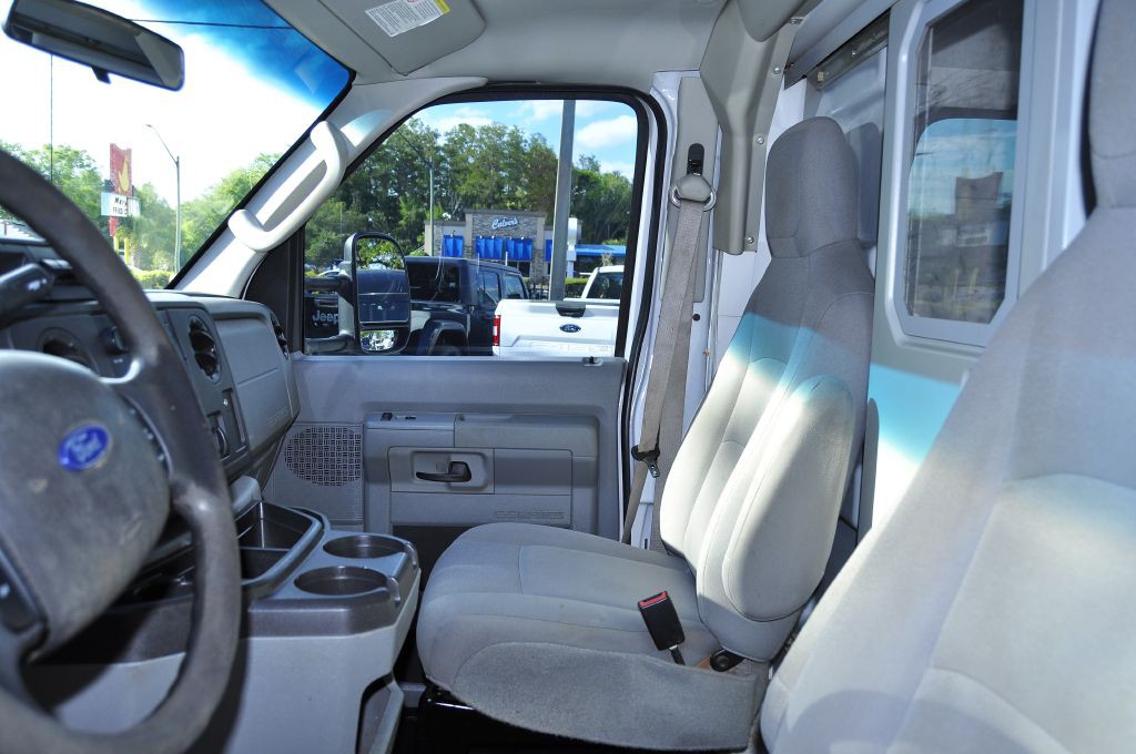 2017 Ford Econoline Image 10