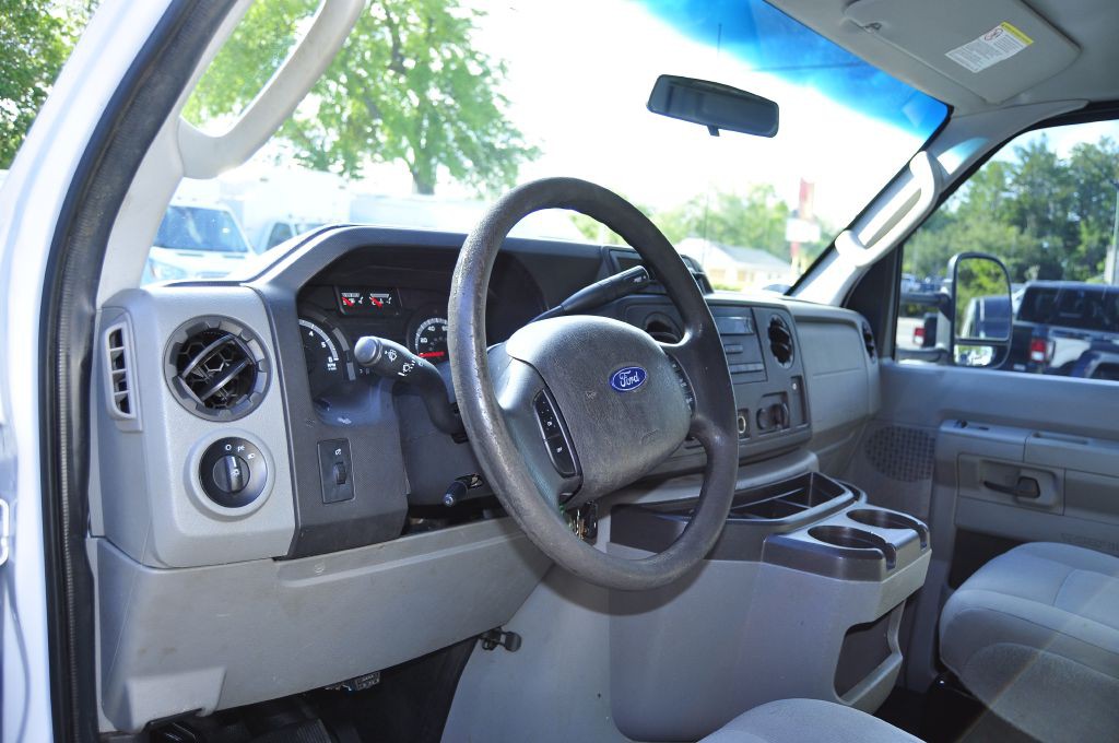 2017 Ford Econoline Image 11