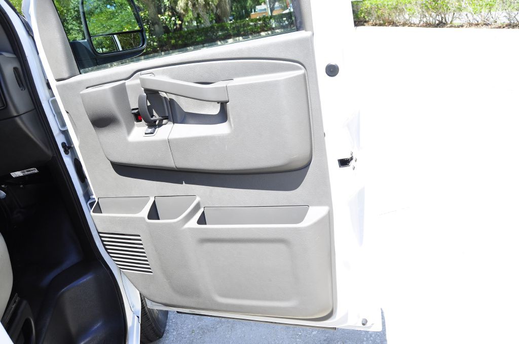 2020 Chevrolet Express Image 9