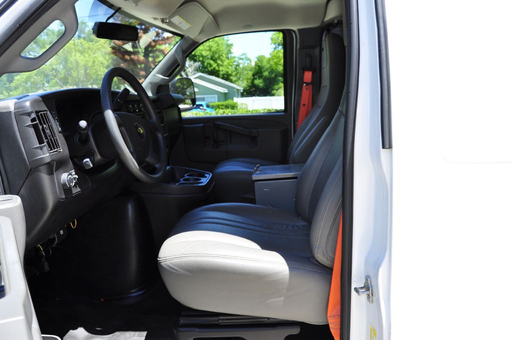 2020 Chevrolet Express Image 20