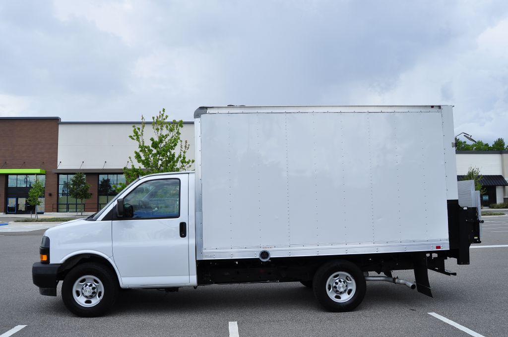 2020 Chevrolet Express Image 4