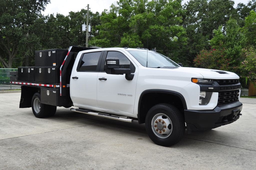 2023 Chevrolet Silverado 1500 Image 2
