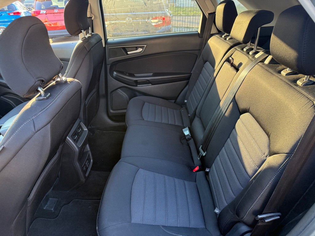 2015 Ford Edge Image 9