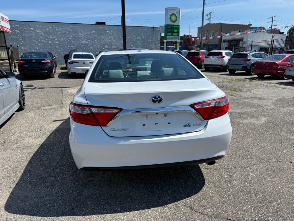 2016 Toyota Camry Image 4