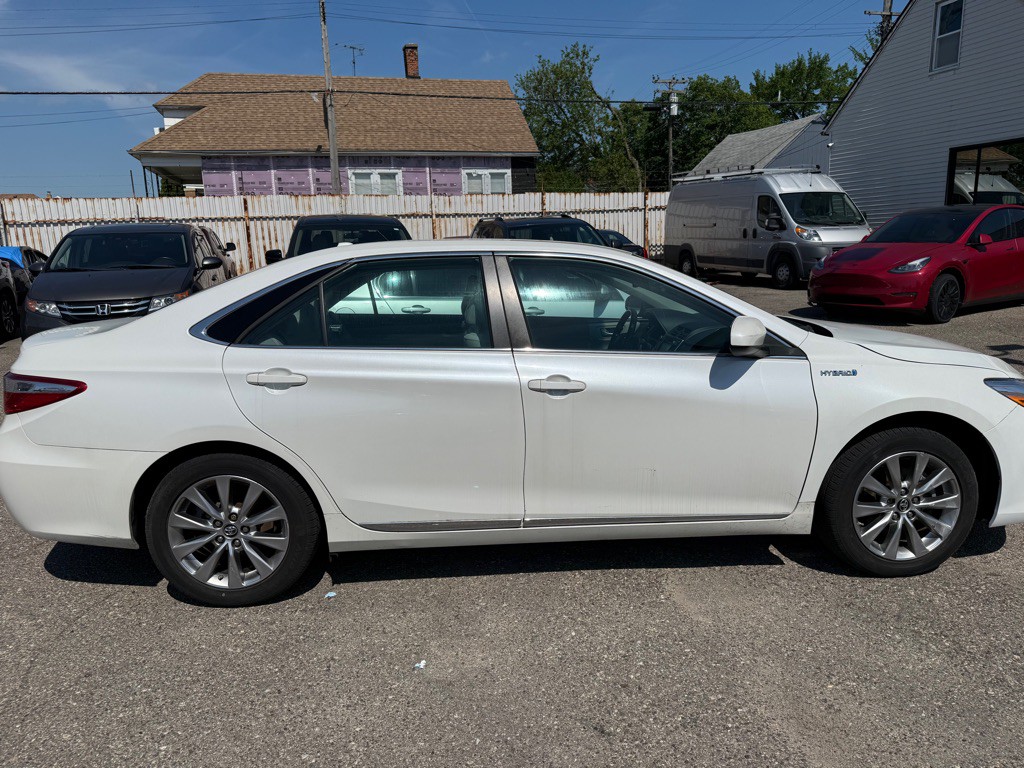 2016 Toyota Camry Image 5