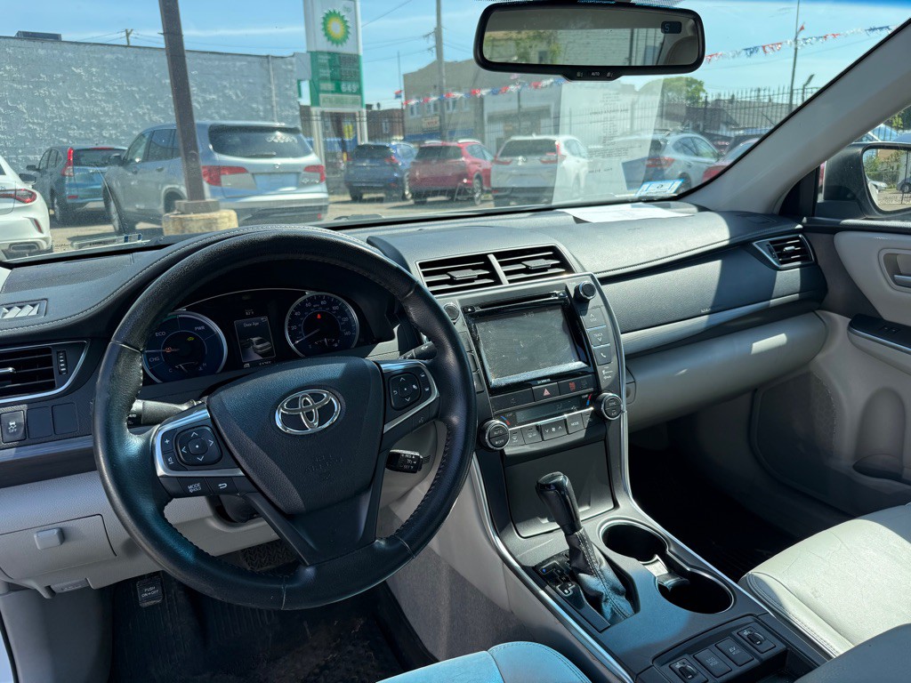 2016 Toyota Camry Image 6
