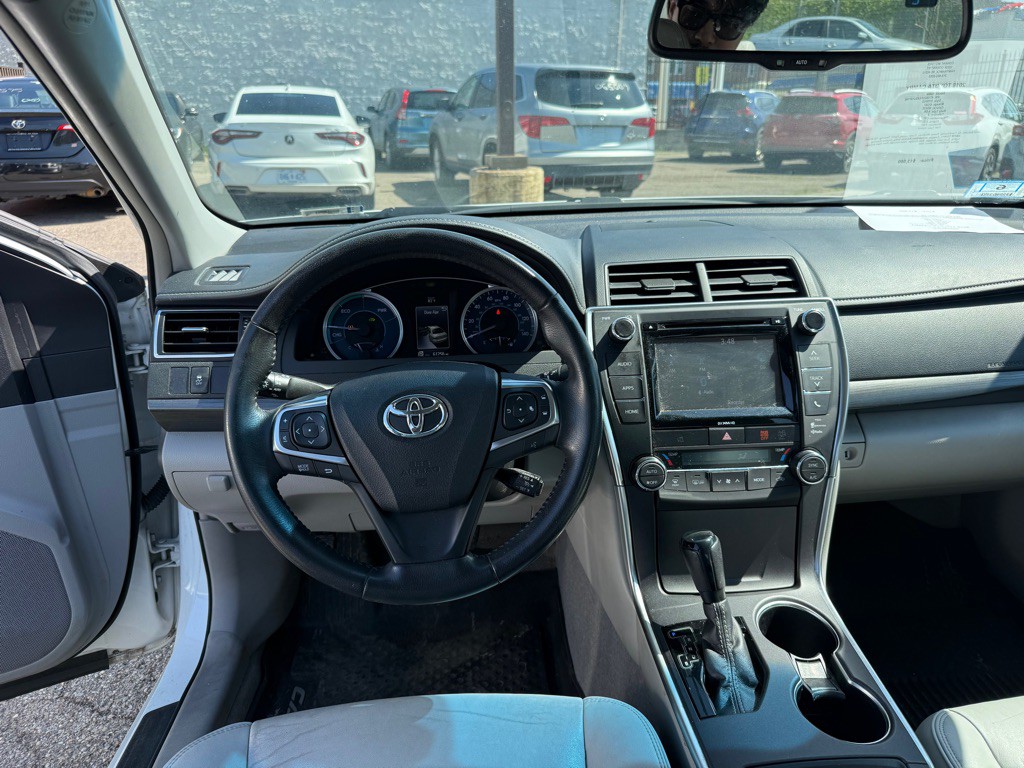 2016 Toyota Camry Image 7