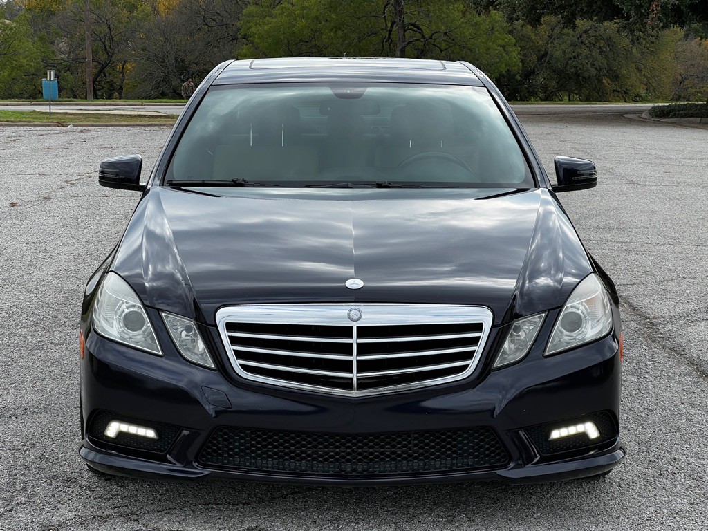 2011 Mercedes-Benz E-Class Image 2
