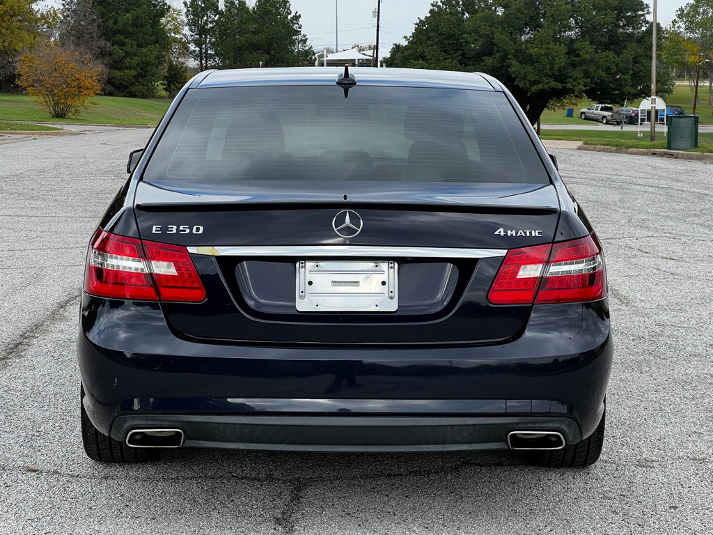 2011 Mercedes-Benz E-Class Image 6