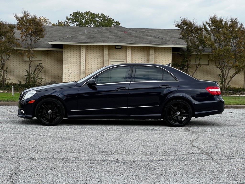 2011 Mercedes-Benz E-Class Image 8