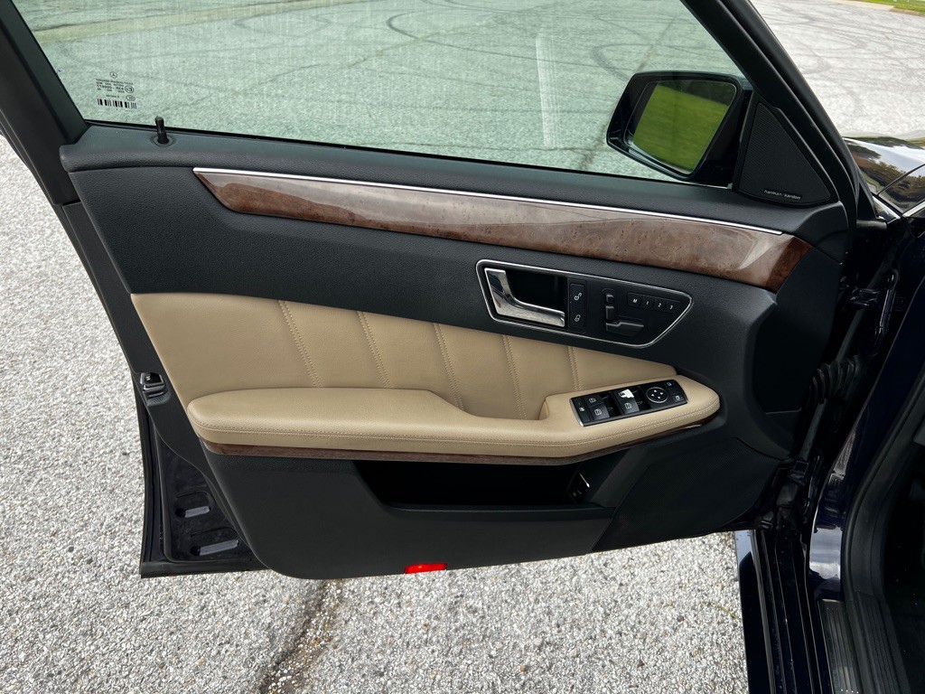 2011 Mercedes-Benz E-Class Image 11