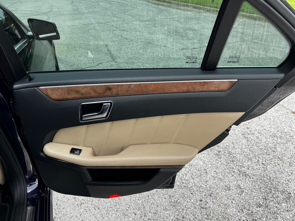 2011 Mercedes-Benz E-Class Image 17