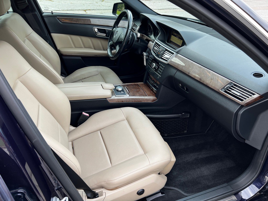 2011 Mercedes-Benz E-Class Image 18