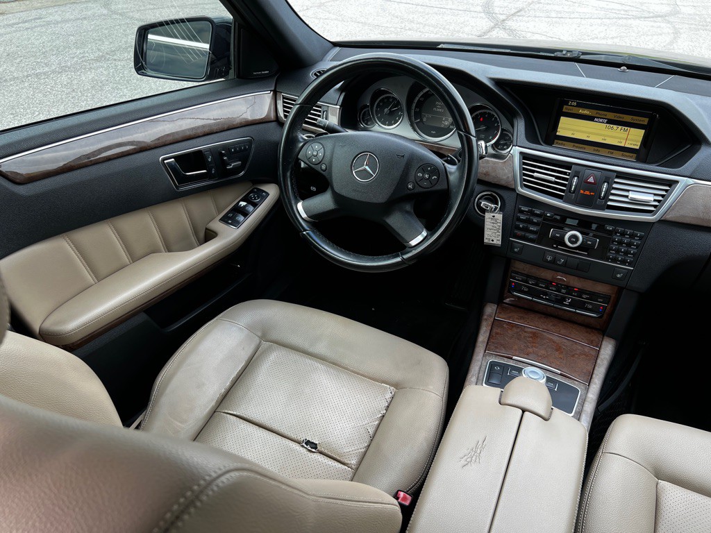 2011 Mercedes-Benz E-Class Image 26