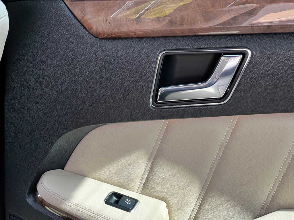 2011 Mercedes-Benz E-Class Image 33