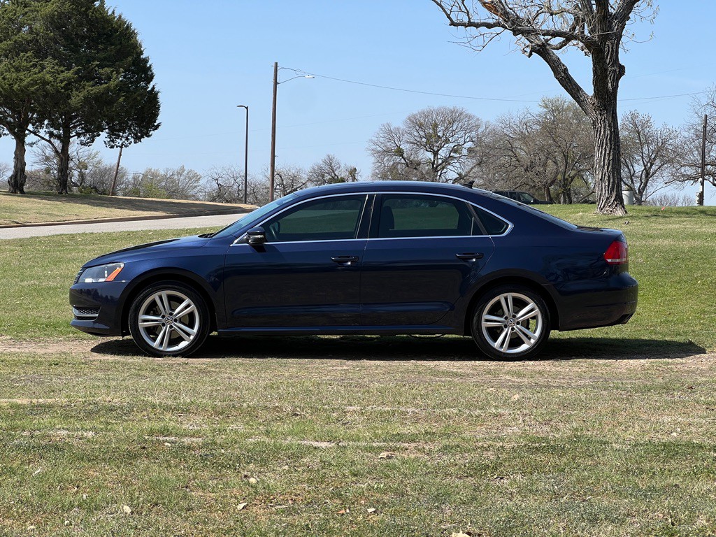 2014 Volkswagen Passat Image 2