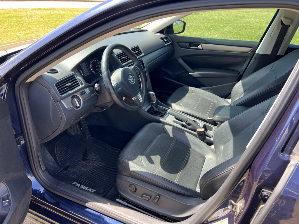 2014 Volkswagen Passat Image 9