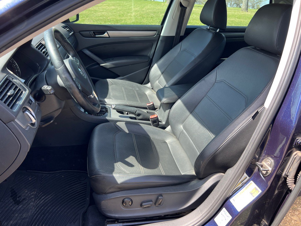 2014 Volkswagen Passat Image 10