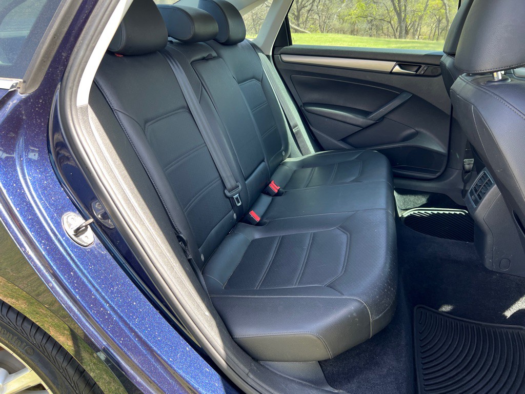 2014 Volkswagen Passat Image 16