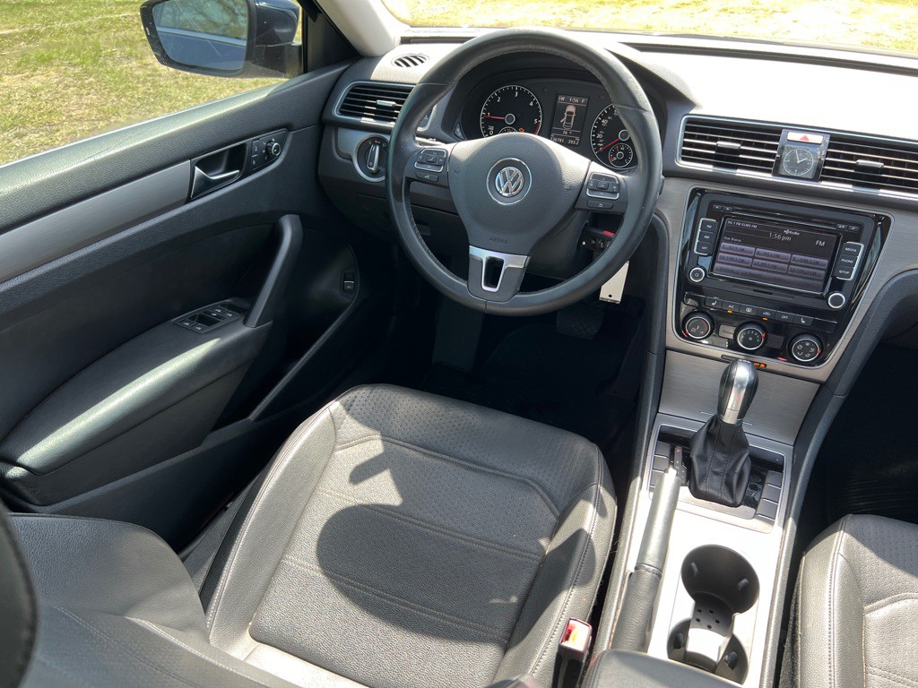2014 Volkswagen Passat Image 26