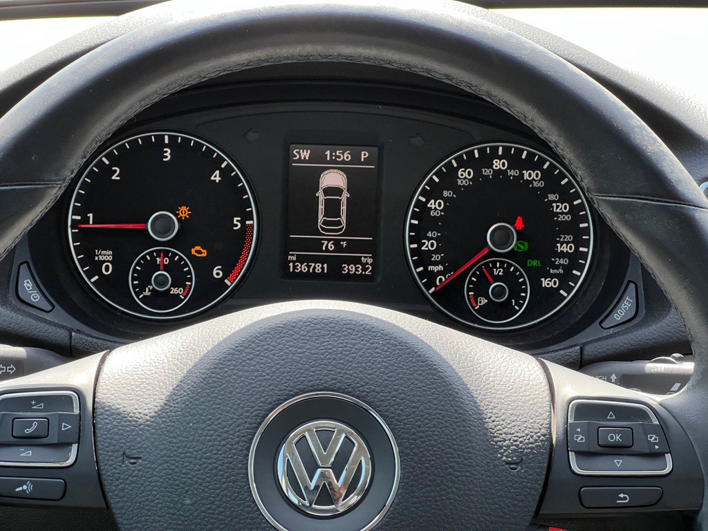 2014 Volkswagen Passat Image 28