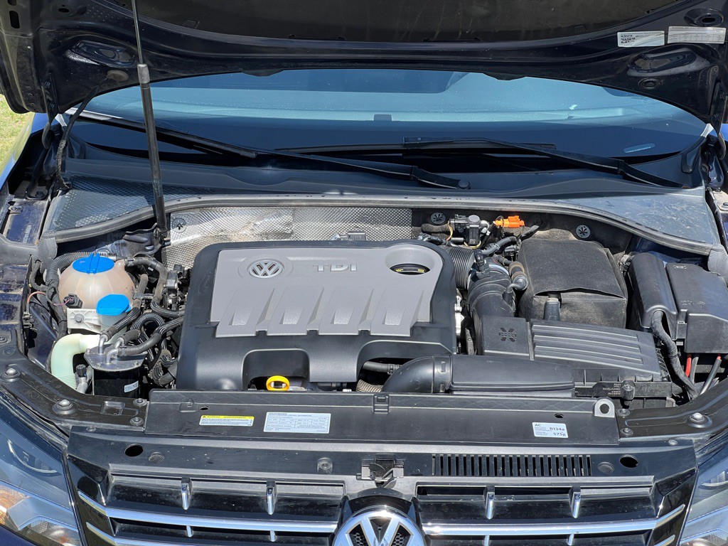 2014 Volkswagen Passat Image 31