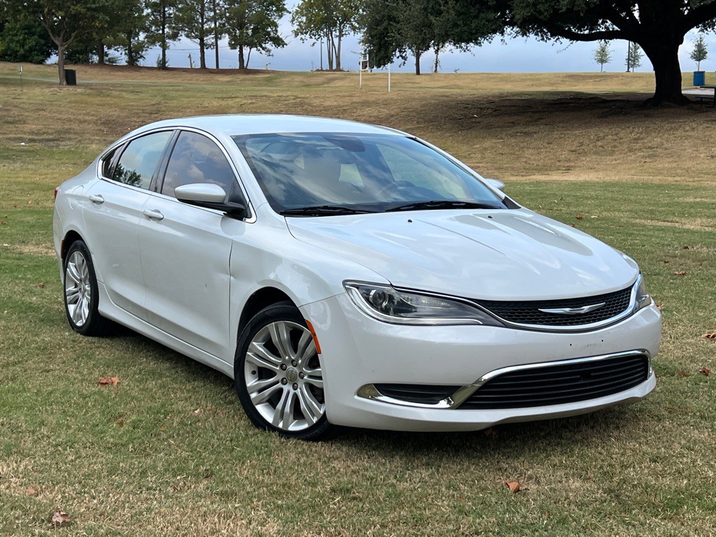 2015 Chrysler 200 Image 7