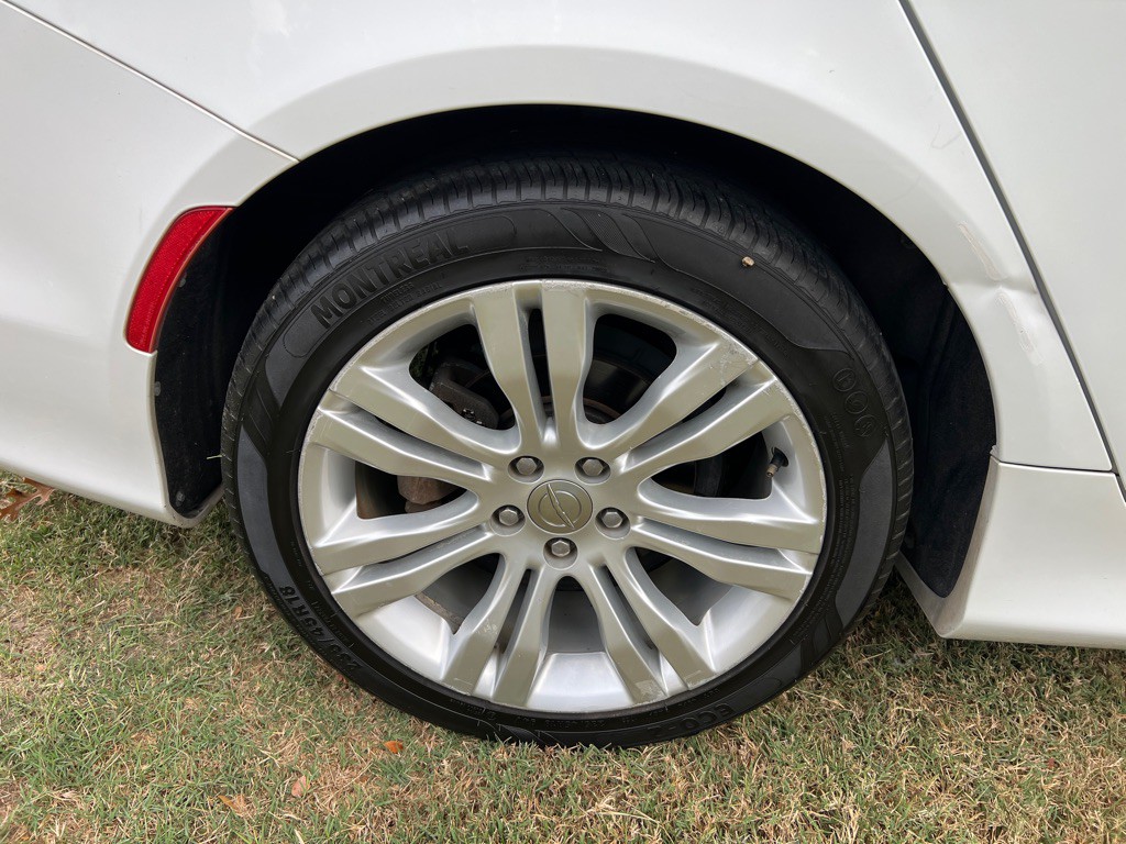 2015 Chrysler 200 Image 22