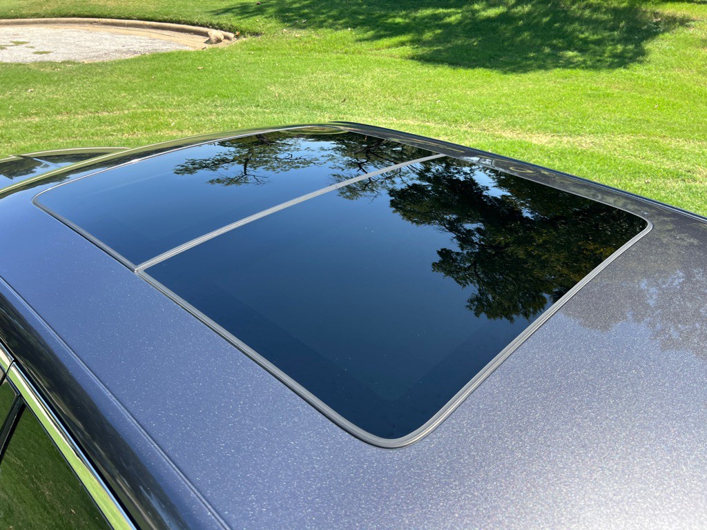 2016 Chrysler 300 Image 28