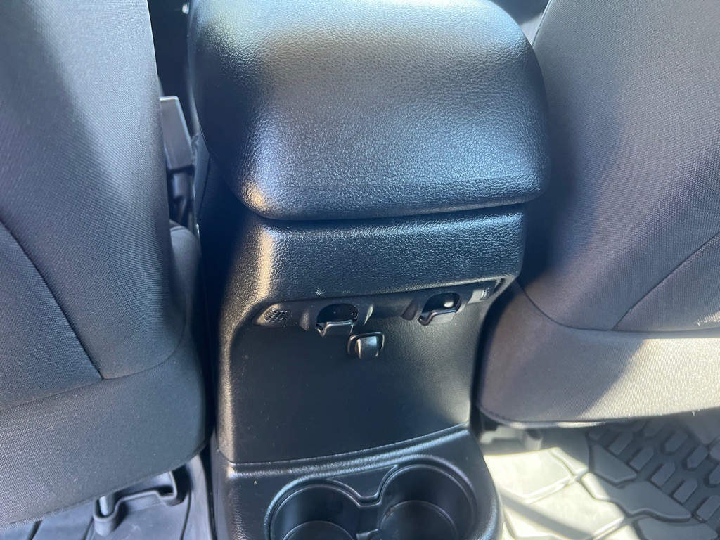 2016 Jeep Wrangler Unlimited Image 32