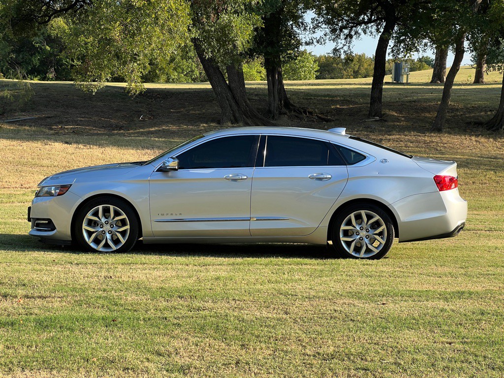 2016 Chevrolet Impala Image 2