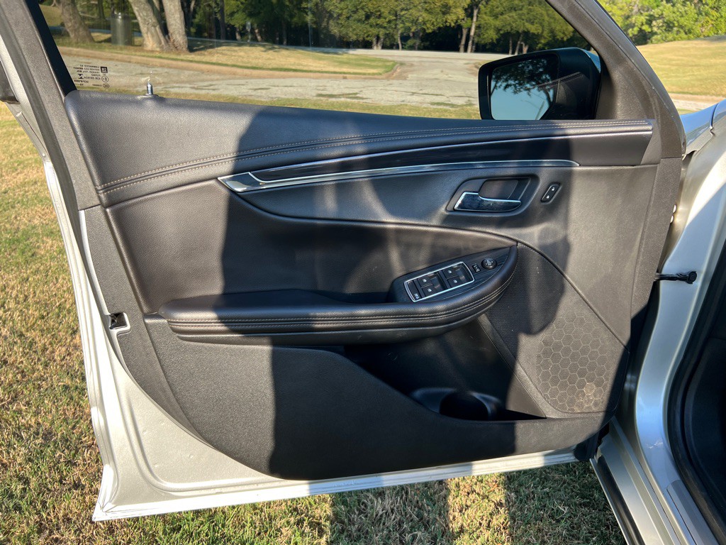 2016 Chevrolet Impala Image 11