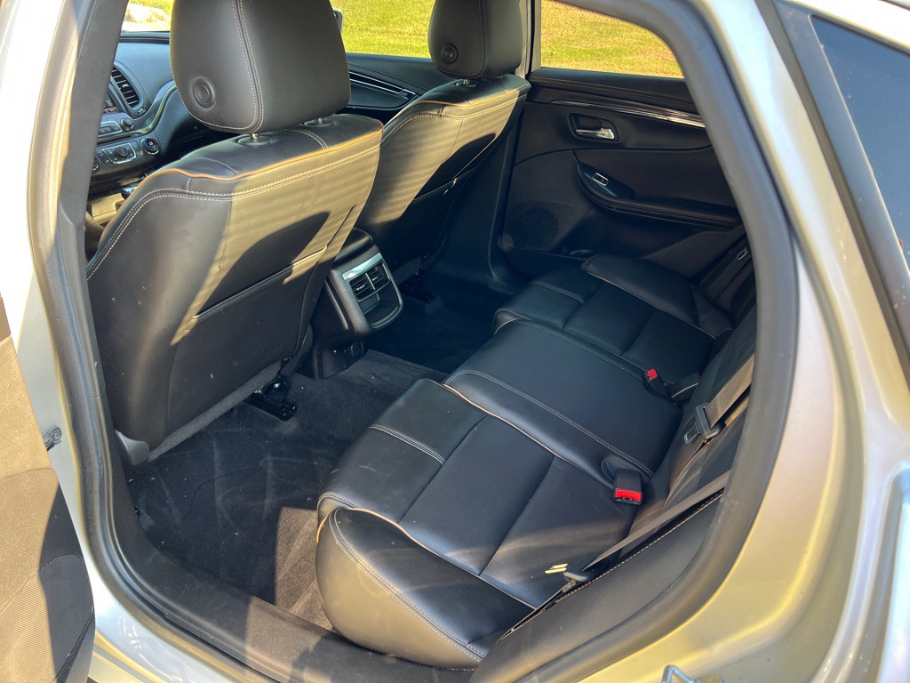 2016 Chevrolet Impala Image 12