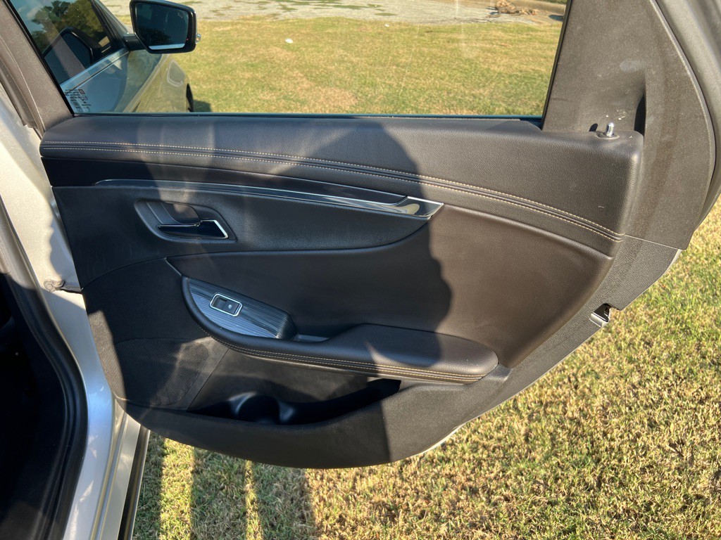 2016 Chevrolet Impala Image 17