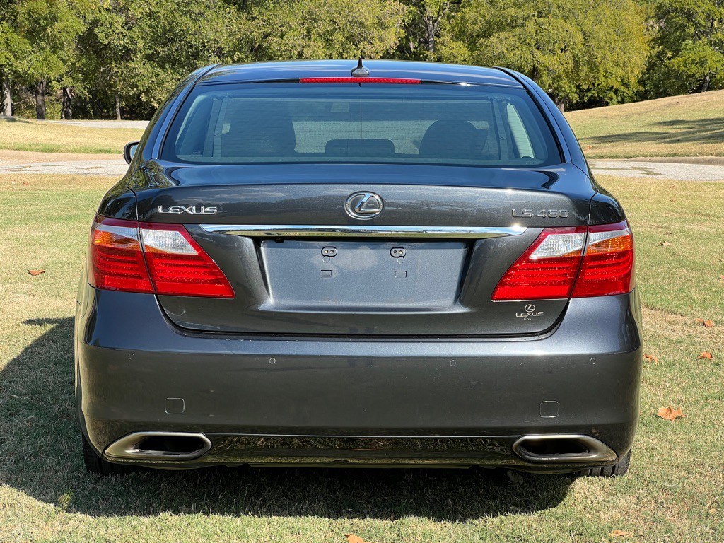 2010 Lexus LS Image 4