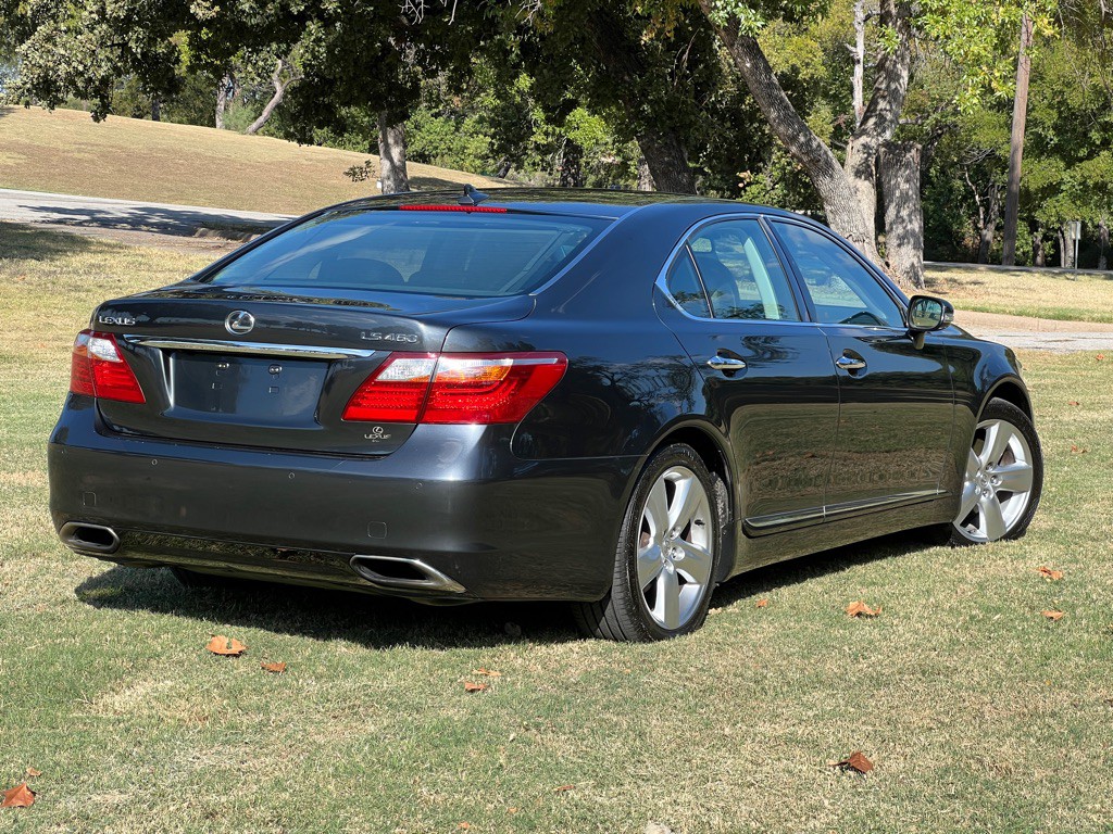 2010 Lexus LS Image 5