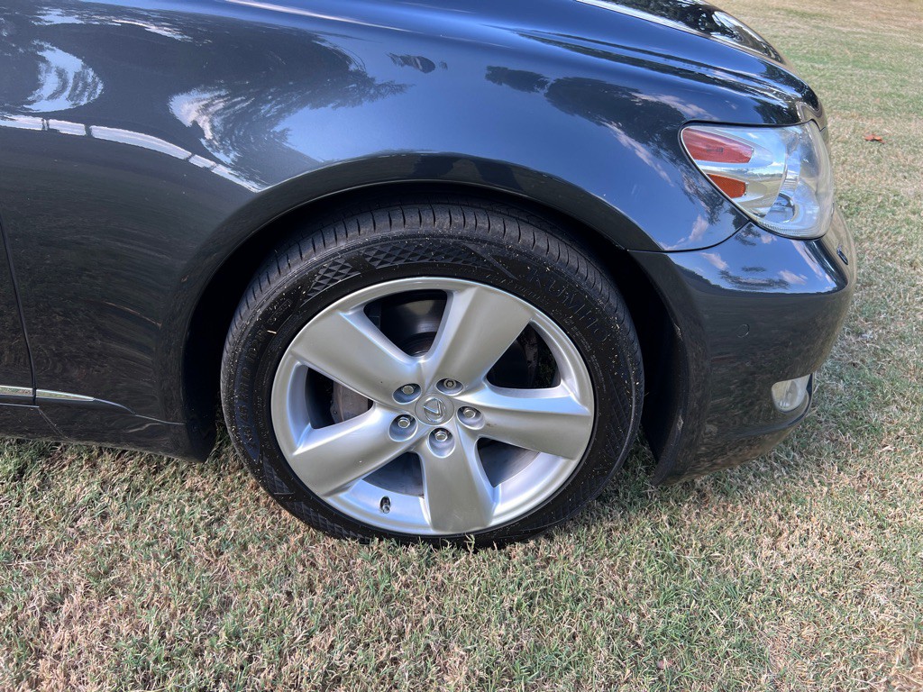 2010 Lexus LS Image 21