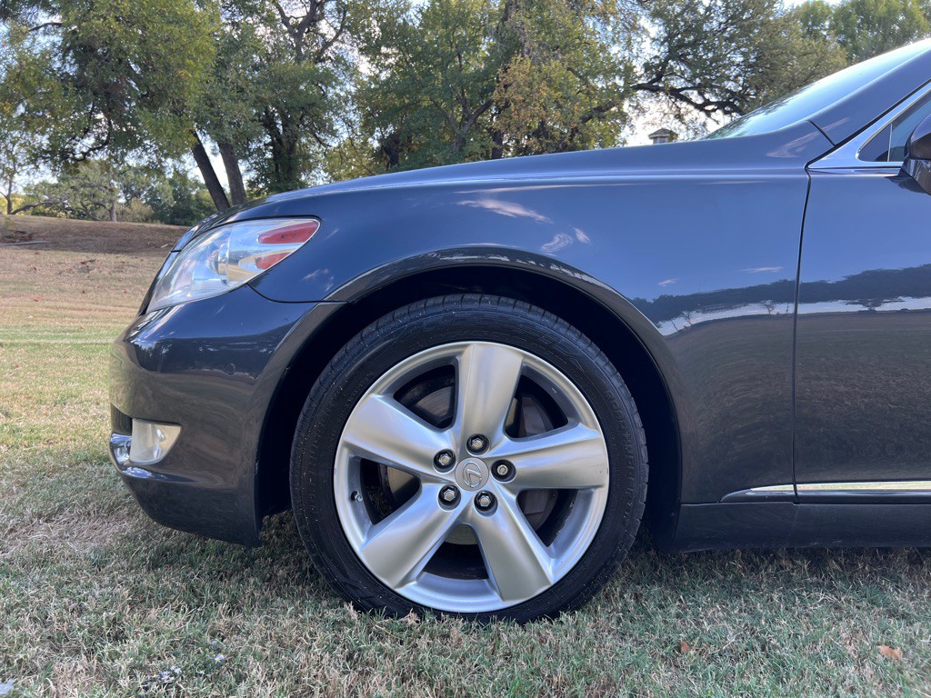 2010 Lexus LS Image 24