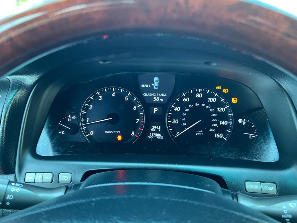 2010 Lexus LS Image 28