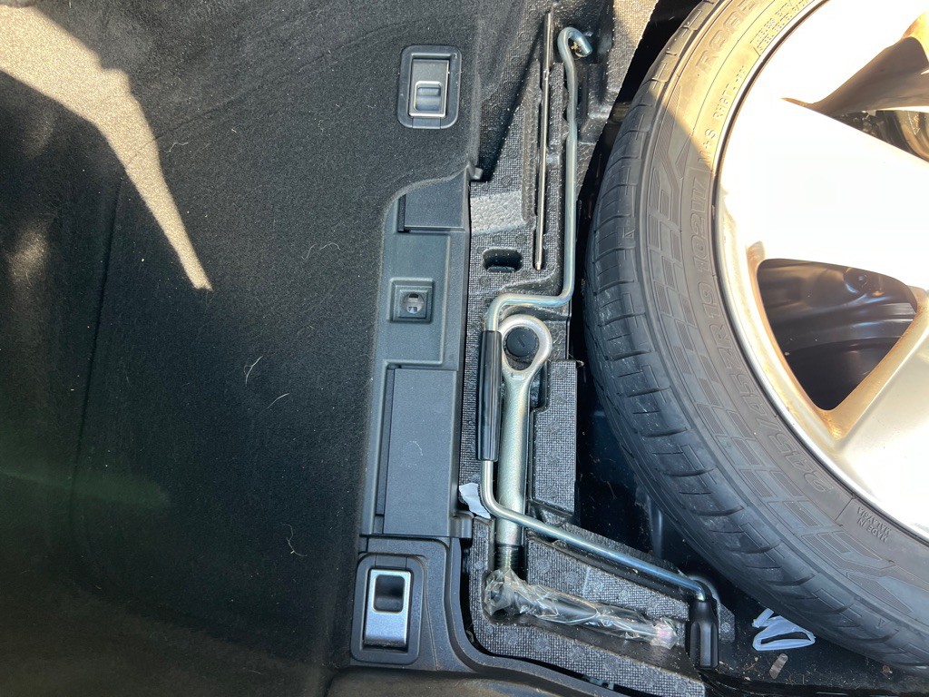 2010 Lexus LS Image 33