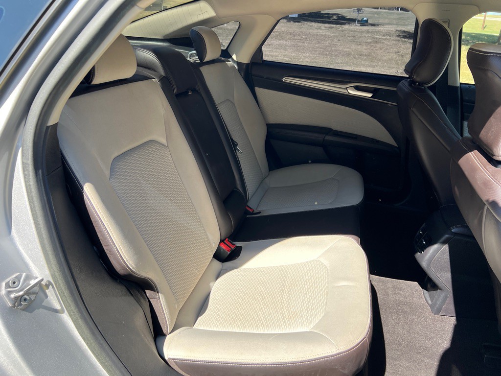 2019 Ford Fusion Image 16