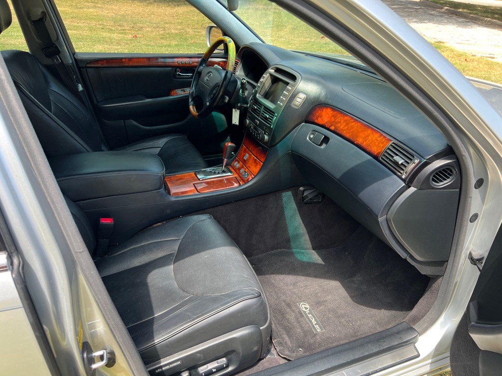 2006 Lexus LS Image 18
