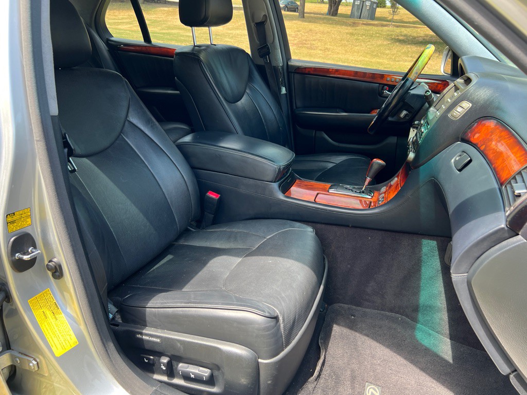 2006 Lexus LS Image 19
