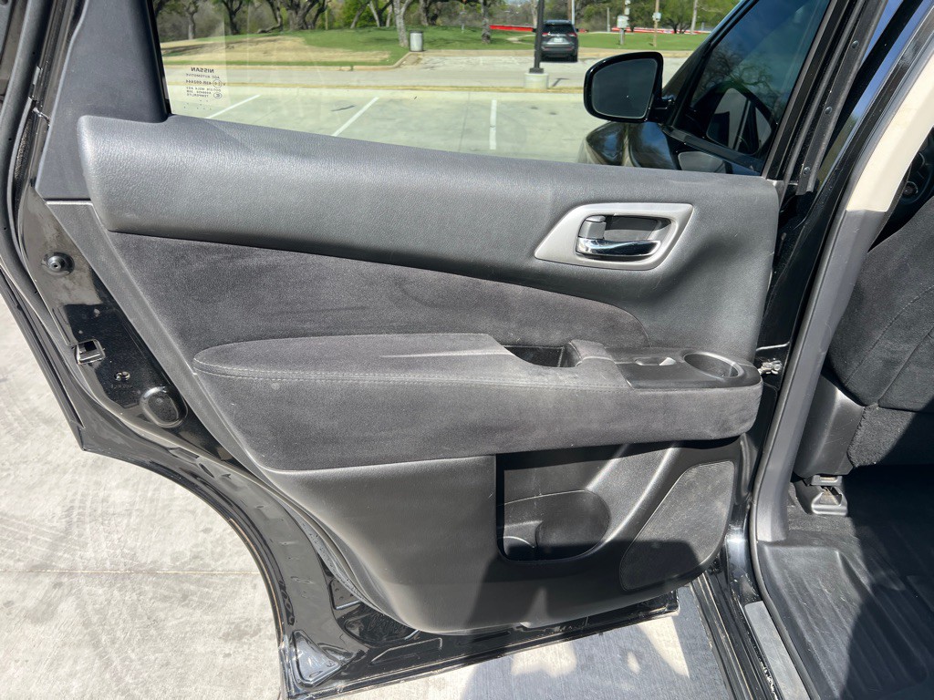 2014 Nissan Pathfinder Image 14