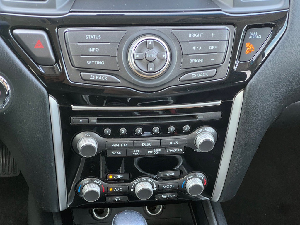 2014 Nissan Pathfinder Image 31