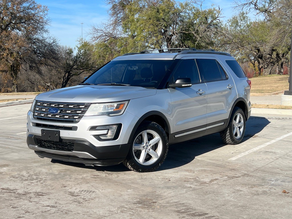 2017 Ford Explorer Image 1