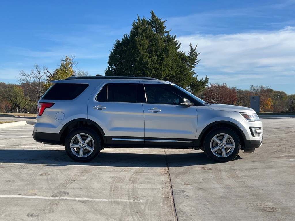 2017 Ford Explorer Image 6