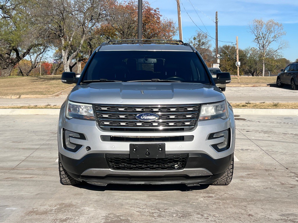 2017 Ford Explorer Image 8