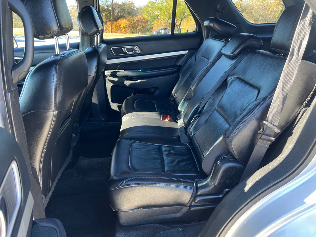 2017 Ford Explorer Image 13
