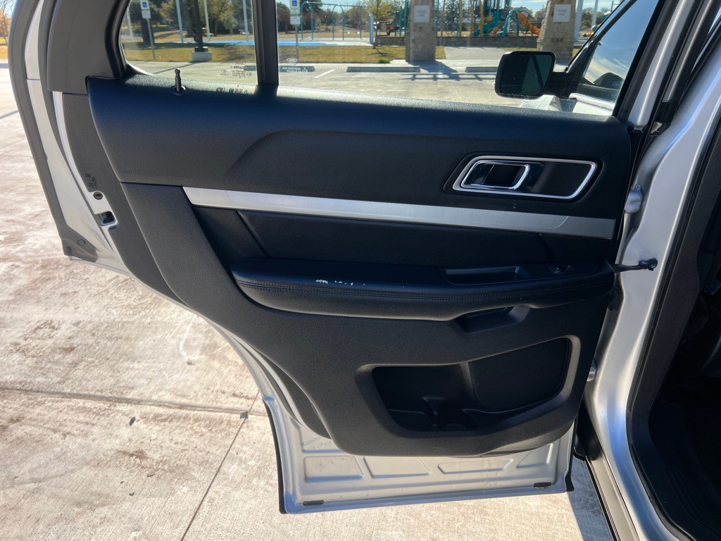 2017 Ford Explorer Image 15